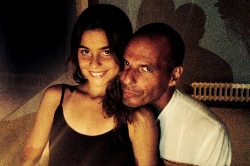 Ντοκουμέντο: Ο Βαρουφάκης ωραίος, με πλούσια μαλλιά, μιλάει για την κυβέρνηση Μητσοτάκη [βίντεο] | iefimerida.gr 5