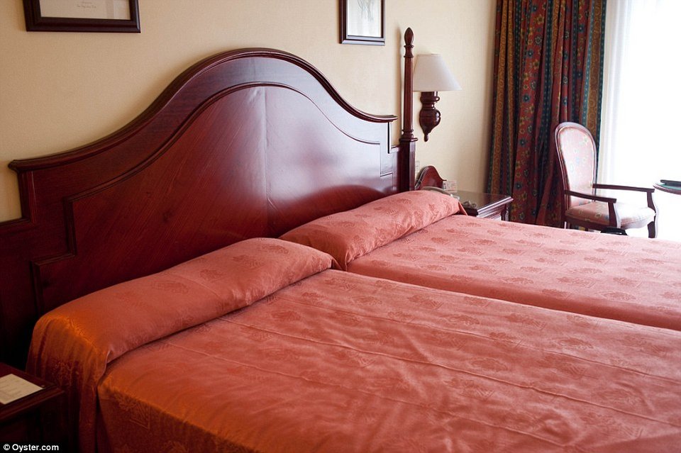 Πώς είναι στα φυλλάδια και στα sites τα πολυτελή ξενοδοχεία και πώς στην πραγματικότητα -Η εντελώς διαφορετική εικόνα [εικόνες] | iefimerida.gr 5