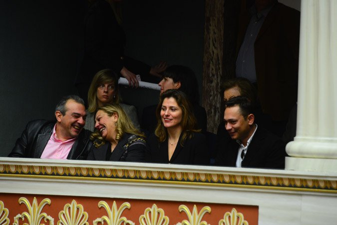 Λαμπερή, πανευτυχής η Περιστέρα στα θεωρεία της Βουλής, δεν παίρνει τα μάτια της από τον Αλέξη Τσίπρα [εικόνες] | iefimerida.gr 7