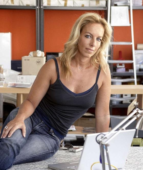 Bild: Αυτή είναι η κυρία Βαρουφάκη [εικόνες] | iefimerida.gr 1