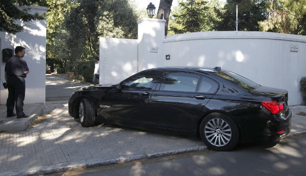 Στο σφυρί το... πρωθυπουργικό αεροσκάφος -Η πτήση για διακοπές στη Σκιάθο & η πρόταση υπουργού σε καλλονή για... βόλτα [εικόνες] | iefimerida.gr 5