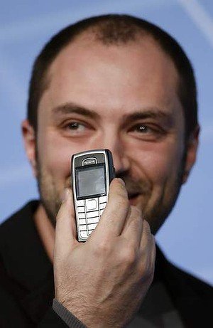 Πώς αλλάζει η ζωή ενός ανθρώπου όταν ξαφνικά αποκτά 17 δισ. ευρώ [εικόνες] | iefimerida.gr 1