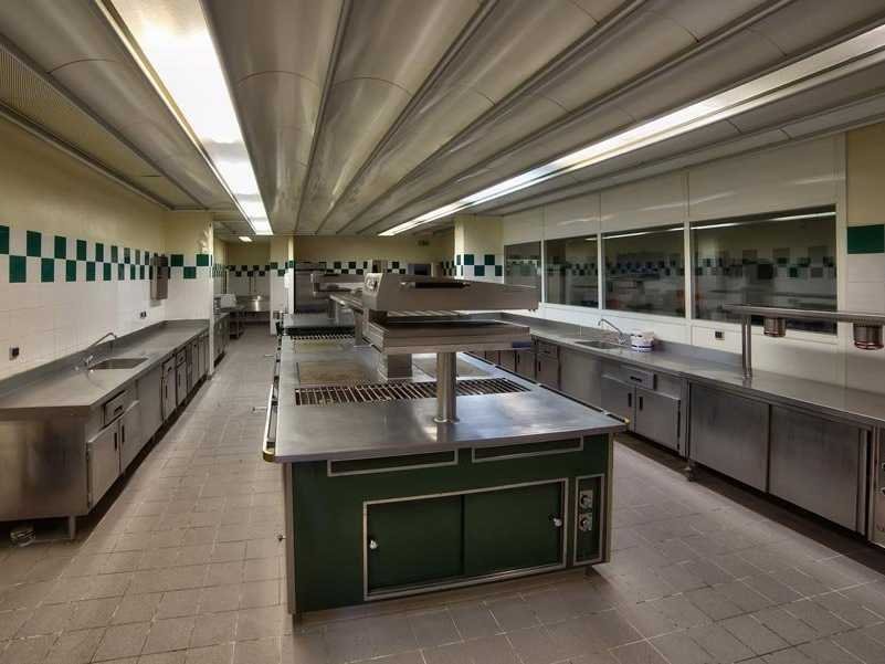 Το κάστρο του Παραμυθιού στο Παρίσι που αναζητά ιδιοκτήτη [εικόνες] | iefimerida.gr 10