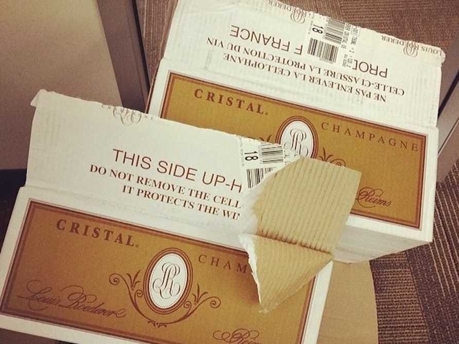 Πώς αλλάζει η ζωή ενός ανθρώπου όταν ξαφνικά αποκτά 17 δισ. ευρώ [εικόνες] | iefimerida.gr 3