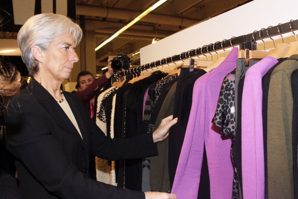 H Λαγκάρντ φόρεσε δερμάτινο για να αρέσει στον Βαρουφάκη [εικόνες] | iefimerida.gr 7