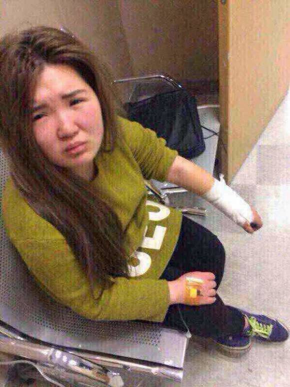 Τη γνώρισε online, αλλά την έσπασε στο ξύλο όταν την είδε από κοντά [εικόνες] | iefimerida.gr 3