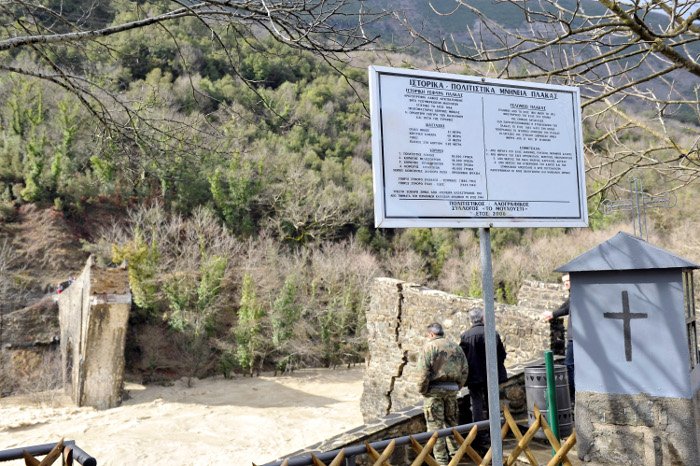 Σοκ από την  κατάρρευση της «Ακρόπολης της Ηπείρου» -Η φορτισμένη ιστορία του γεφυριού της Πλάκας [εικόνες] | iefimerida.gr 0