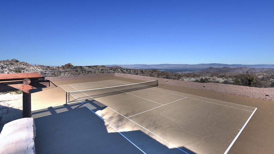 Η απίστευτη έπαυλη στην έρημο της κληρονόμου του Gucci -Την πουλάει για 7,5 εκατ. δολάρια [εικόνες] | iefimerida.gr 8