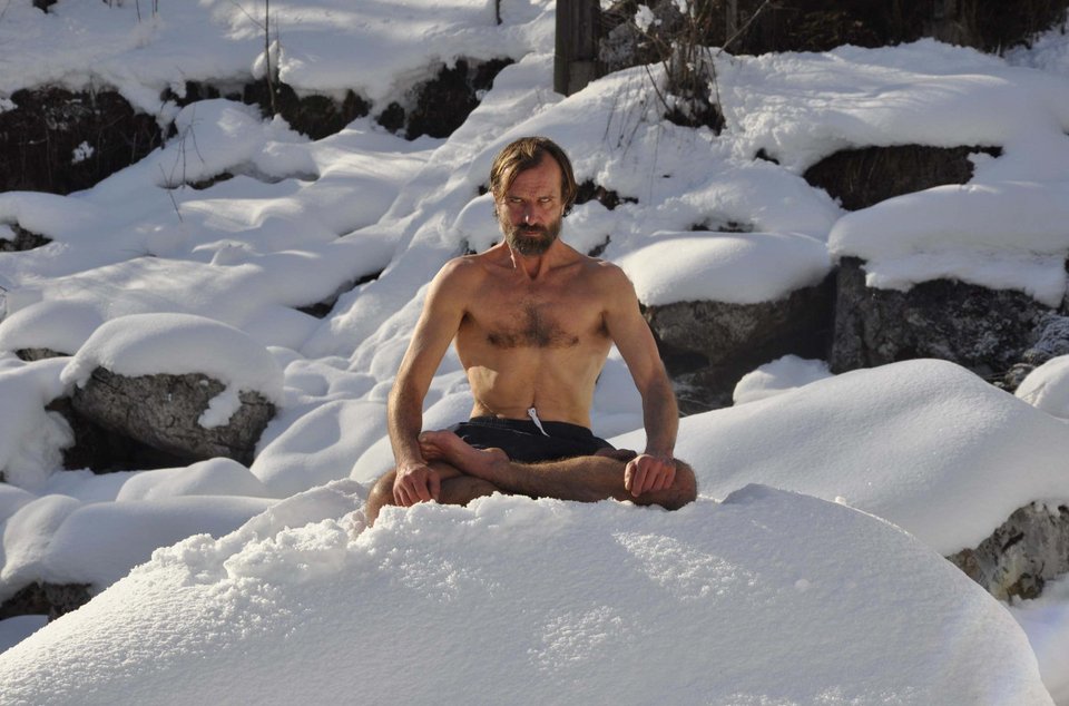 Βουτιά στον πάγο -Η απίστευτη ιστορία του άνδρα που μένει έως και δύο ώρες στο παγωμένο νερό [εικόνες] | iefimerida.gr 0