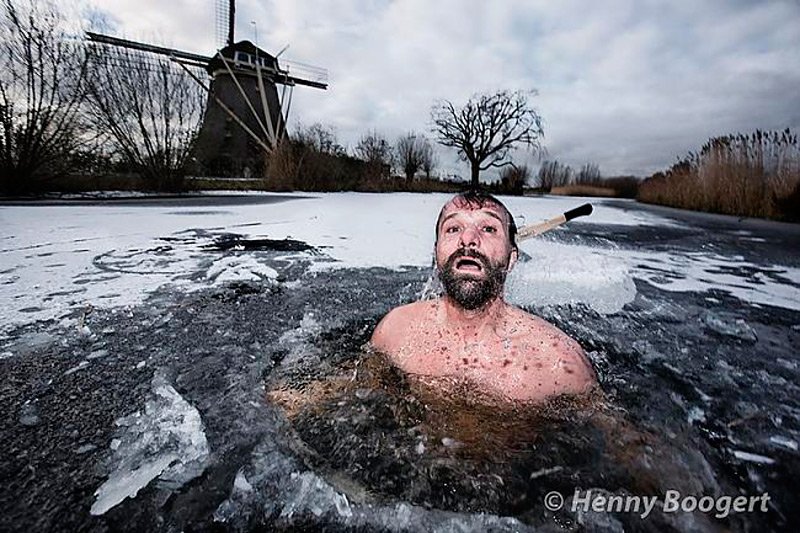 Βουτιά στον πάγο -Η απίστευτη ιστορία του άνδρα που μένει έως και δύο ώρες στο παγωμένο νερό [εικόνες] | iefimerida.gr 1