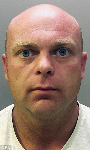 Εξαγριωμένος σύζυγος εισβάλλει σε νοσοκομείο για να σκοτώσει τη σύζυγό του [εικόνες] | iefimerida.gr 4