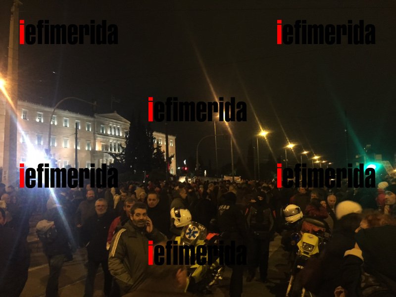 Ανάσα Αξιοπρέπειας: Εκατοντάδες χιλιάδες άνθρωποι διαδηλώσαν στην Ελλάδα και στον κόσμο  [εικόνες & βίντεο] | iefimerida.gr 5