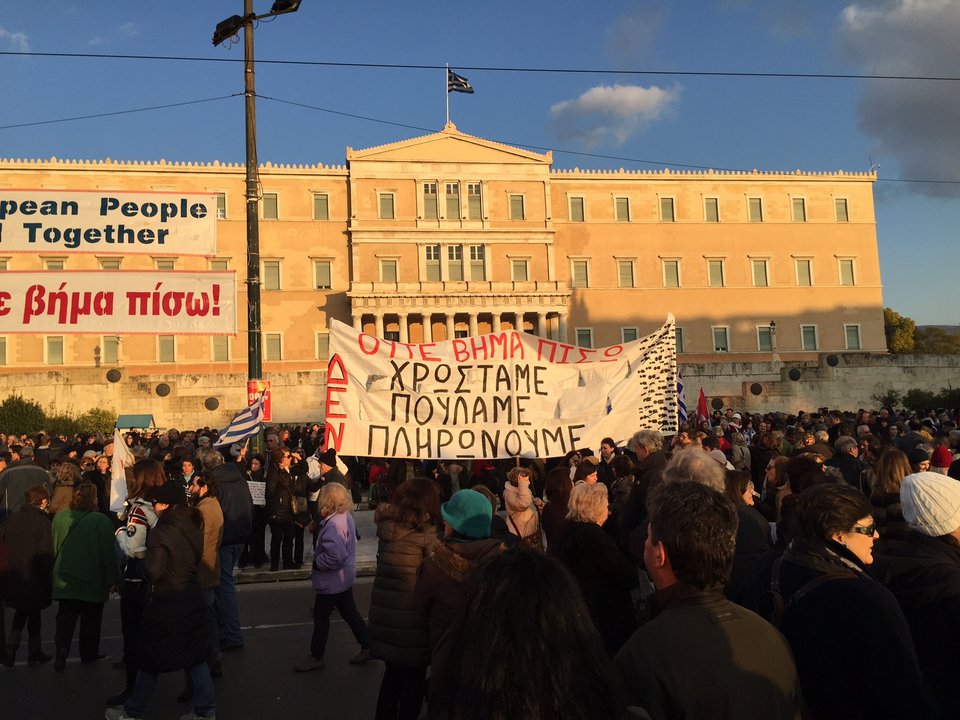 Χιλιάδες κόσμου στο Σύνταγμα στη συγκέντρωση αλληλεγγύης [εικόνες] | iefimerida.gr 7