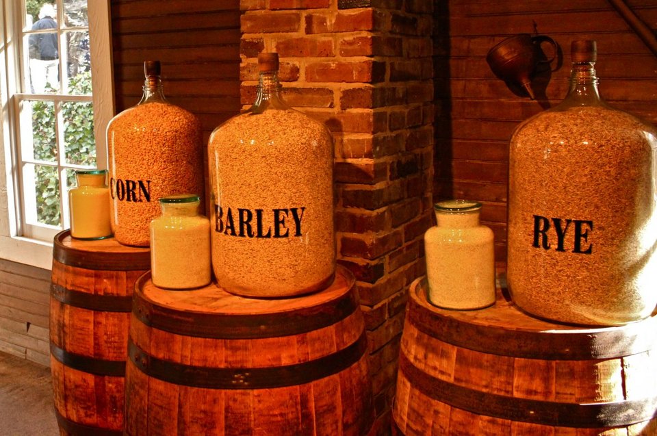 Καρέ καρέ πώς φτιάχνεται το ουίσκι Jack Daniel's -Η απίστευτη διαδικασία [εικόνες] | iefimerida.gr 8