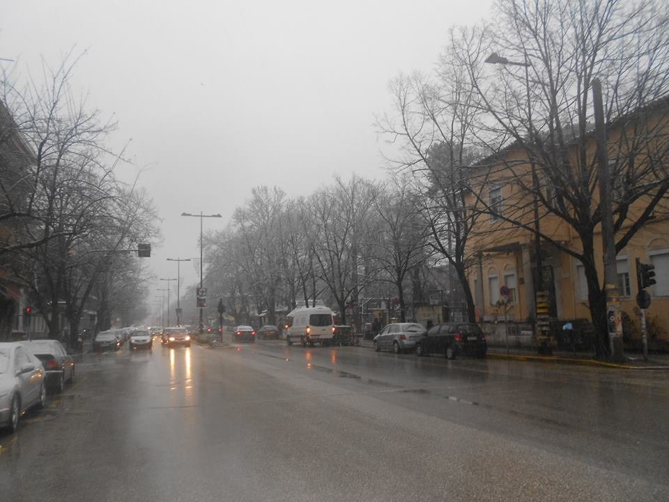 Πολικό ψύχος στα Γιάννενα -Σφοδρή χιονόπτωση μέσα στην πόλη [εικόνες & βίντεο] | iefimerida.gr 0