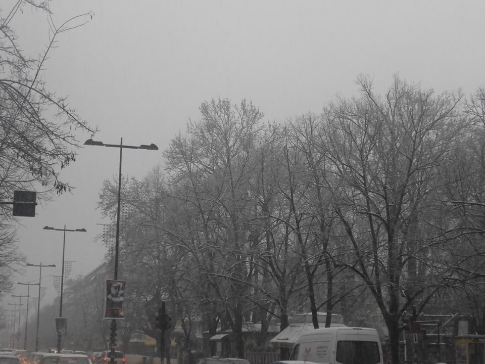 Πολικό ψύχος στα Γιάννενα -Σφοδρή χιονόπτωση μέσα στην πόλη [εικόνες & βίντεο] | iefimerida.gr 1