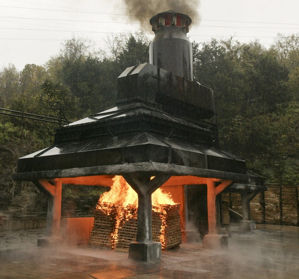 Καρέ καρέ πώς φτιάχνεται το ουίσκι Jack Daniel's -Η απίστευτη διαδικασία [εικόνες] | iefimerida.gr 3