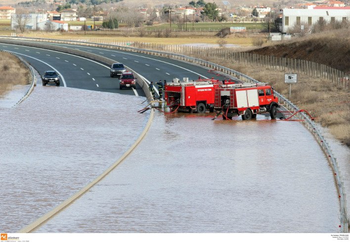 Κόπηκε στα δύο η Εθνική Ιωαννίνων-Αρτας – Πλημμύρισε η Εγνατία - Κατολίσθηση στην Παραμυθιά [εικόνες&βίντεο] | iefimerida.gr 1