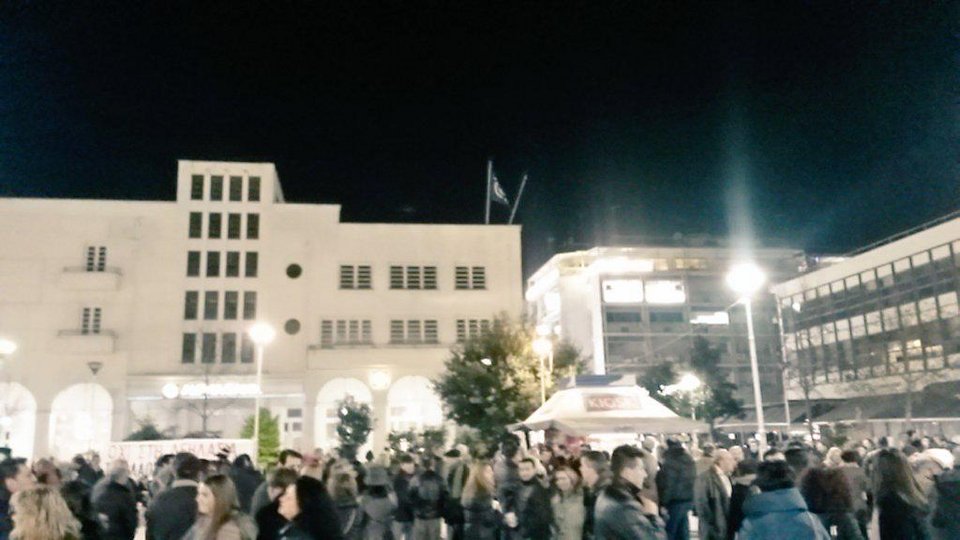 Ανάσα Αξιοπρέπειας: Εκατοντάδες χιλιάδες άνθρωποι διαδηλώσαν στην Ελλάδα και στον κόσμο  [εικόνες & βίντεο] | iefimerida.gr 25