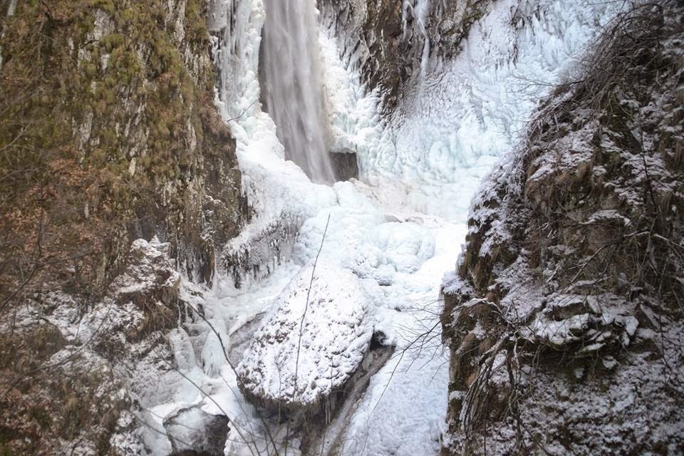 Mαγικές εικόνες: Πάγωσε ξανά ο καταρράκτης του Λειβαδίτη στην Ξάνθη [εικόνες] | iefimerida.gr 1