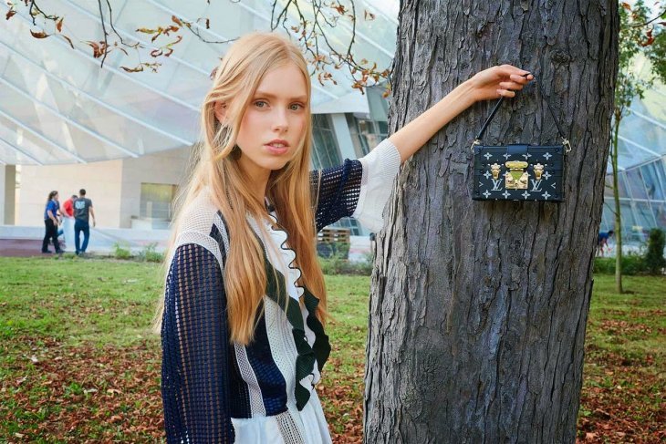 Προκάλεσε κατακραυγή: Φωτογραφίες άρρωστα αποστεωμένου μοντέλου σε περιοδικό μόδας [εικόνες] | iefimerida.gr 2