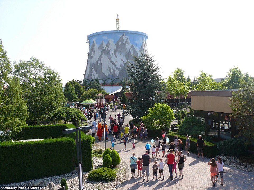 Η απίστευτη μεταμόρφωση ενός πυρηνικού εργοστασίου σε λούνα παρκ [εικόνες]  | iefimerida.gr 1