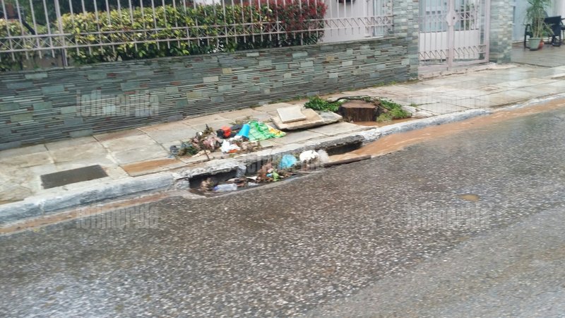 Θάφτηκε κάτω από τη λάσπη η Μάνδρα -Πάνω από 30 αυτοκίνητα καταστράφηκαν από τις πλημμύρες  [εικόνες] | iefimerida.gr 20