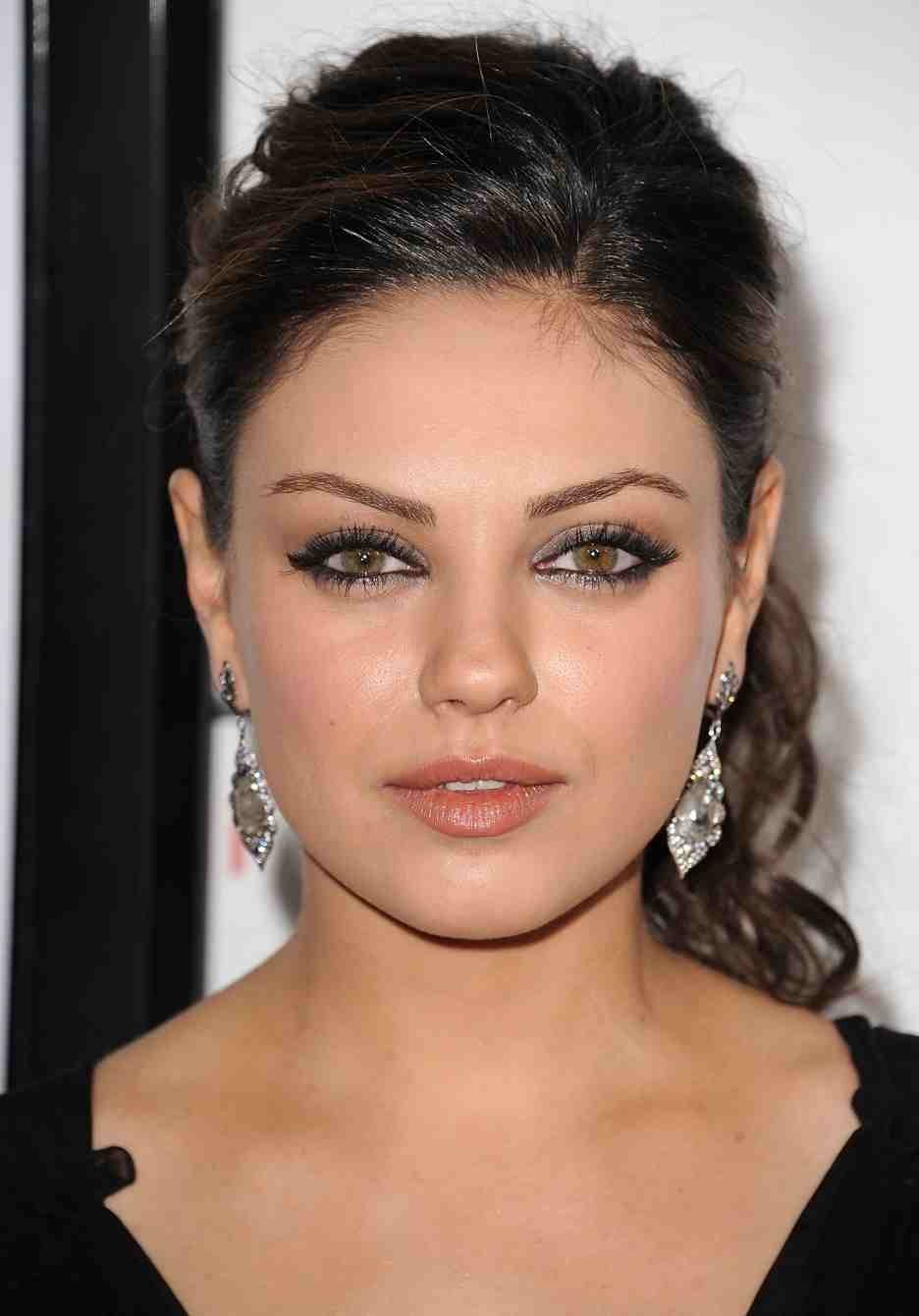 Μίλα Κούνις: Δεν έχω συνηθίσει το νέο μου στήθος -Ολοι οι άνδρες με κοιτάνε [εικόνες & βίντεο] | iefimerida.gr 0