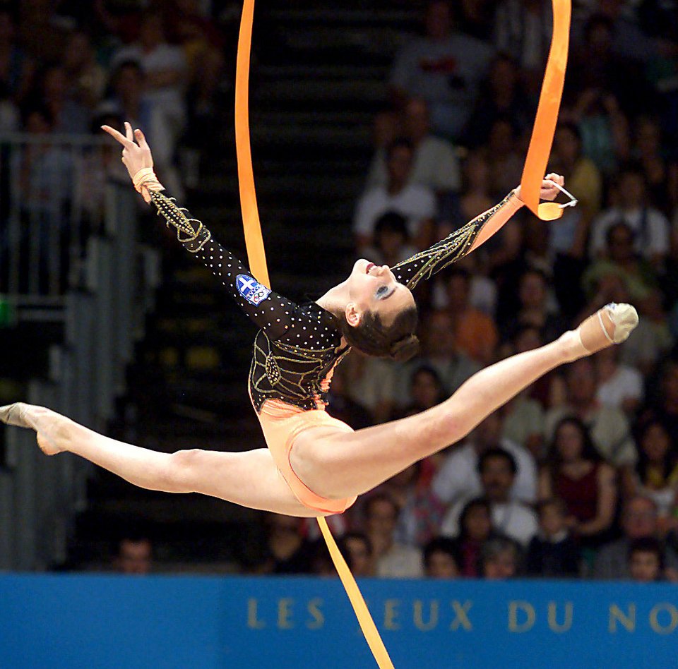 Μορφούλα Ντώνα: Ποια είναι η νικήτρια του Dancing που έδενε τα πόδια της κόμπο στους Ολυμπιακούς και μάγευε την υφήλιο [εικόνες] | iefimerida.gr 21