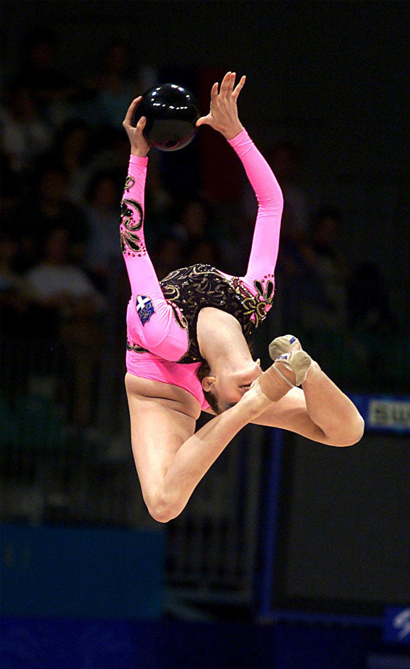 Μορφούλα Ντώνα: Ποια είναι η νικήτρια του Dancing που έδενε τα πόδια της κόμπο στους Ολυμπιακούς και μάγευε την υφήλιο [εικόνες] | iefimerida.gr 8