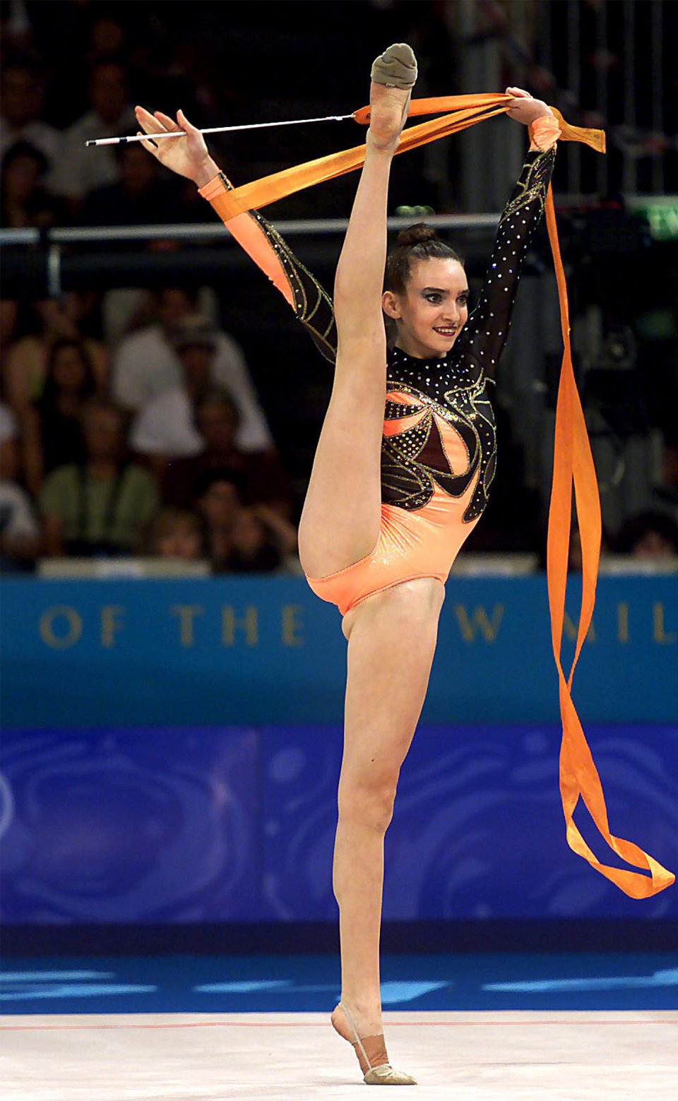 Μορφούλα Ντώνα: Ποια είναι η νικήτρια του Dancing που έδενε τα πόδια της κόμπο στους Ολυμπιακούς και μάγευε την υφήλιο [εικόνες] | iefimerida.gr 9