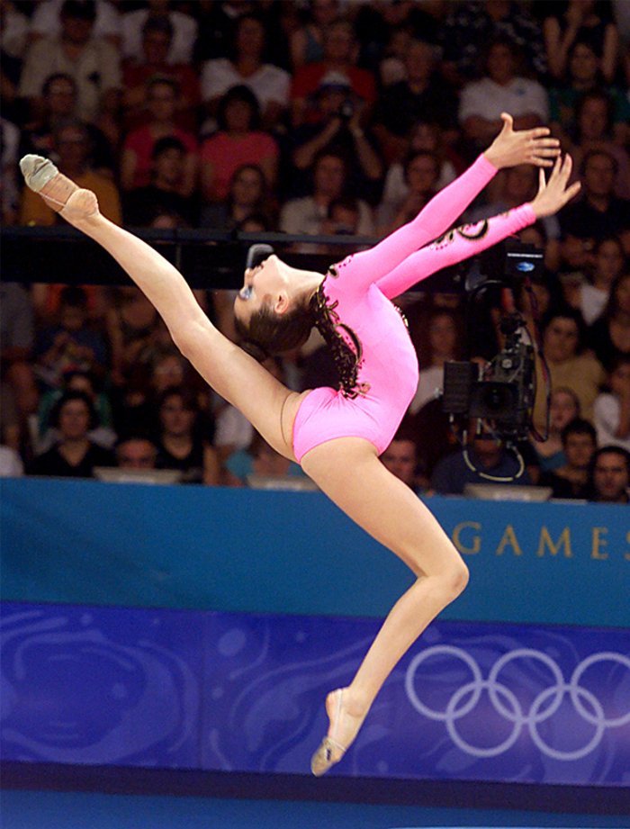 Μορφούλα Ντώνα: Ποια είναι η νικήτρια του Dancing που έδενε τα πόδια της κόμπο στους Ολυμπιακούς και μάγευε την υφήλιο [εικόνες] | iefimerida.gr 12