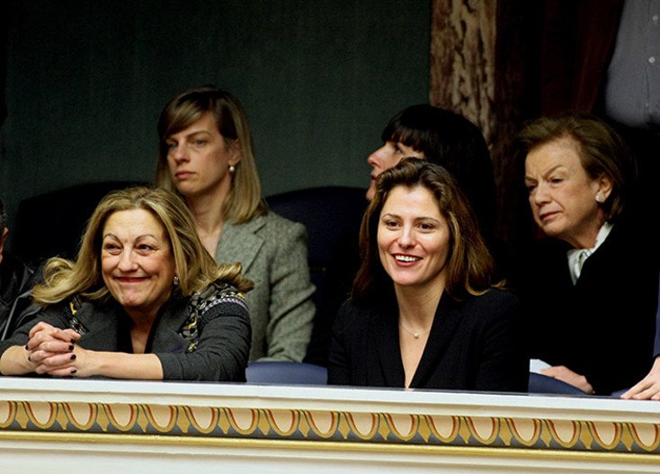 Η αδελφή του Αλέξη Τσίπρα, Ζανέτ, με την οικογένεια του Αχιλλέα Καραμανλή στη Βουλή [εικόνες] | iefimerida.gr 2