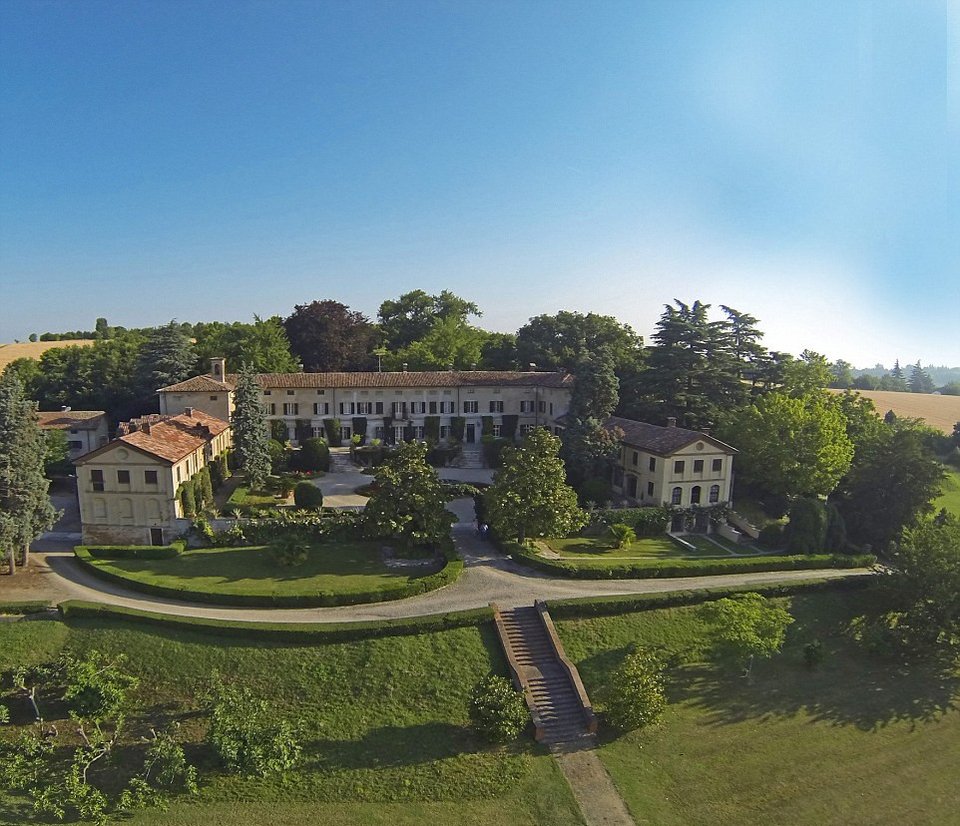 Σπίτι για αυτοκράτορες: Η έπαυλη των 74 δωματίων που είχε χρησιμοποιήσει ο Ναπολέων ως στρατηγείο [εικόνες & βίντεο] | iefimerida.gr 0