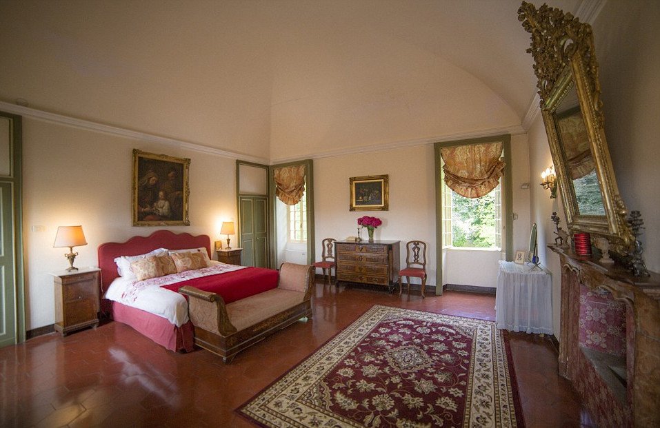 Σπίτι για αυτοκράτορες: Η έπαυλη των 74 δωματίων που είχε χρησιμοποιήσει ο Ναπολέων ως στρατηγείο [εικόνες & βίντεο] | iefimerida.gr 3