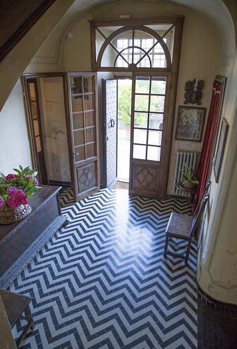 Σπίτι για αυτοκράτορες: Η έπαυλη των 74 δωματίων που είχε χρησιμοποιήσει ο Ναπολέων ως στρατηγείο [εικόνες & βίντεο] | iefimerida.gr 5