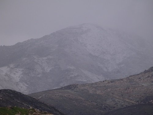 Στα λευκά και οι Κυκλάδες: Χιόνια σε Σύρο, Νάξο και Ηρακλειά [βίντεο & εικόνες] | iefimerida.gr 9