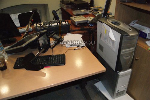 Σάμος: Εδειραν δημοσιογράφο την ώρα που έκανε εκπομπή [εικόνες] | iefimerida.gr 2