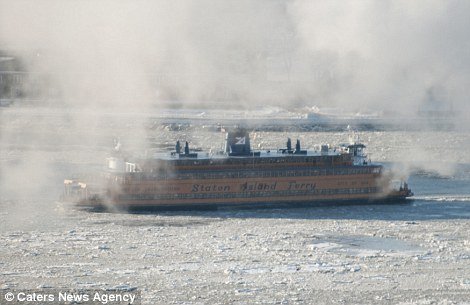 Σε κλοιό πάγου η Νέα Υόρκη- Πάγωσε ο ποταμός Χάντσον [εικόνες & βίντεο]  | iefimerida.gr 1