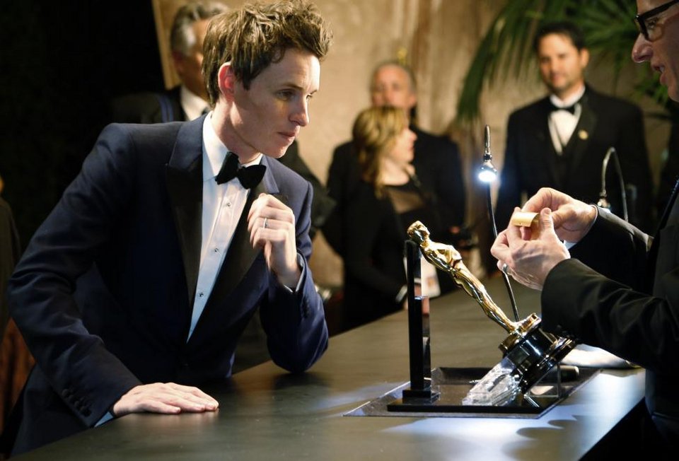 Ολα όσα έγιναν στα πάρτι μετά τα Οσκαρ: Καυτά φιλιά, ημίγυμνες εμφανίσεις και selfie [εικόνες] | iefimerida.gr 6