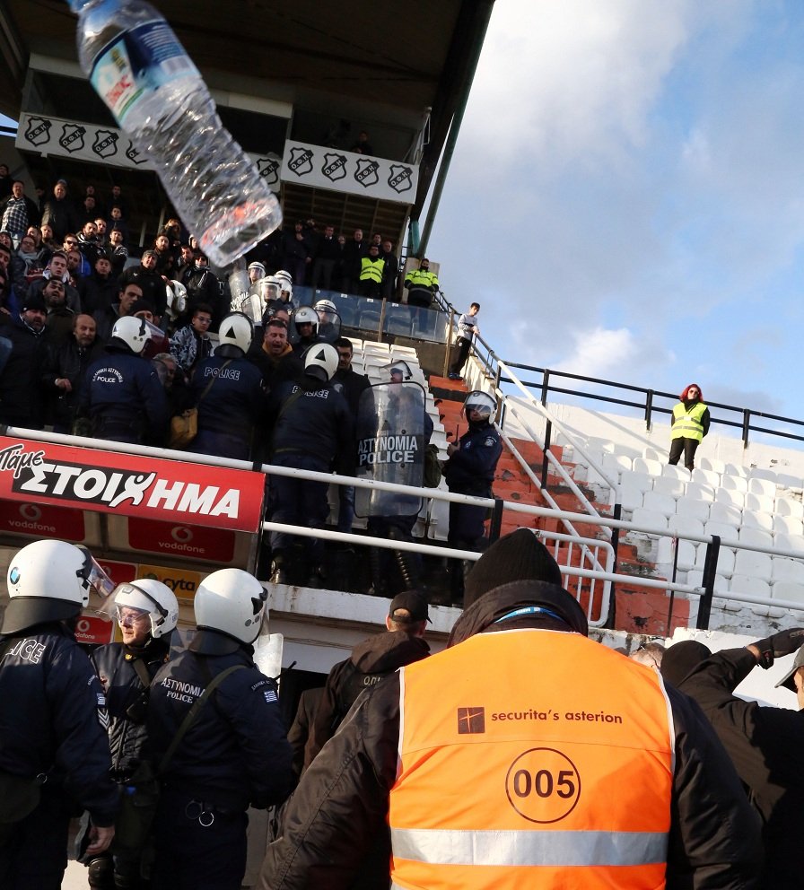 ΟΦΗ: Επίθεση οπαδών κατά Παναθηναϊκού και... καμπάνα [εικόνες] | iefimerida.gr 2