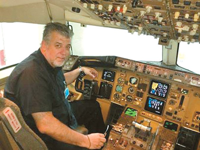 Πάτερ... εν τοις ουρανοίς: Αυτός είναι ο Ελληνας παπάς που έφτιαξε αεροπορική εταιρεία και θα συνδέει απευθείας την Ελλάδα με ΗΠΑ και Καναδά [εικόνες] | iefimerida.gr 6