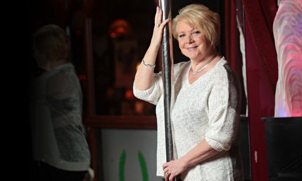 Marie Calvert: Η 63χρονη που έχει κάνει σεξ με πάνω από 3.000 άντρες και ας είναι παντρεμένη [εικόνες] | iefimerida.gr 0