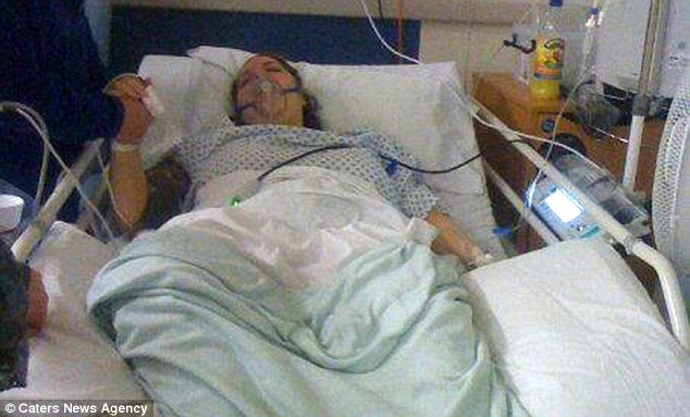  Η 24χρονη καλλονή που ξύπνησε παράλυτη σηκώθηκε από το αναπηρικό καροτσάκι και έγινε μοντέλο [εικόνες]  | iefimerida.gr 1