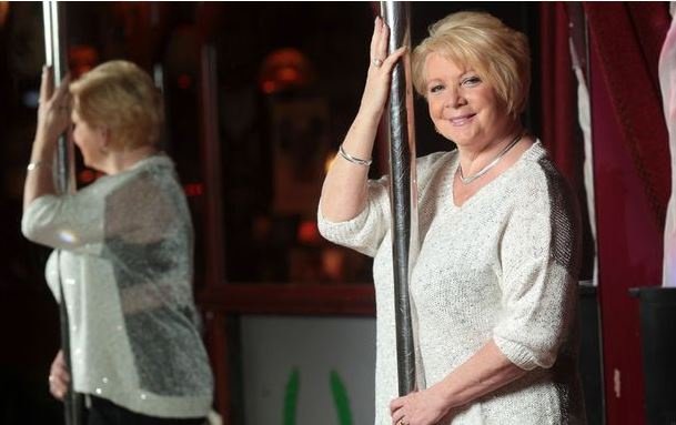 Marie Calvert: Η 63χρονη που έχει κάνει σεξ με πάνω από 3.000 άντρες και ας είναι παντρεμένη [εικόνες] | iefimerida.gr 2