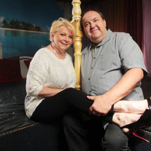 Marie Calvert: Η 63χρονη που έχει κάνει σεξ με πάνω από 3.000 άντρες και ας είναι παντρεμένη [εικόνες] | iefimerida.gr 1