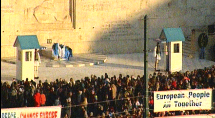 Χιλιάδες κόσμου στο Σύνταγμα στη συγκέντρωση αλληλεγγύης [εικόνες] | iefimerida.gr 5