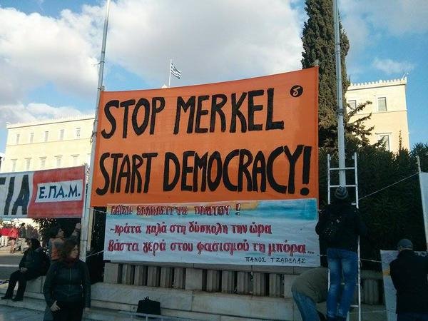 Χιλιάδες κόσμου στο Σύνταγμα στη συγκέντρωση αλληλεγγύης [εικόνες] | iefimerida.gr 0