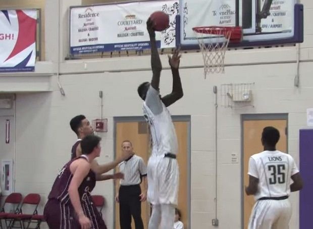 Ο 16χρονος γίγαντας ύψους 2,28 μ. που έχει τρελάνει την Αμερική [εικόνες & βίντεο] | iefimerida.gr 4