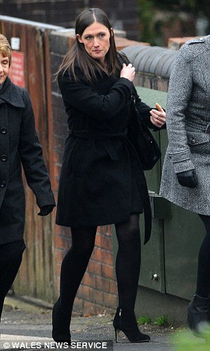 Εξαγριωμένος σύζυγος εισβάλλει σε νοσοκομείο για να σκοτώσει τη σύζυγό του [εικόνες] | iefimerida.gr 3